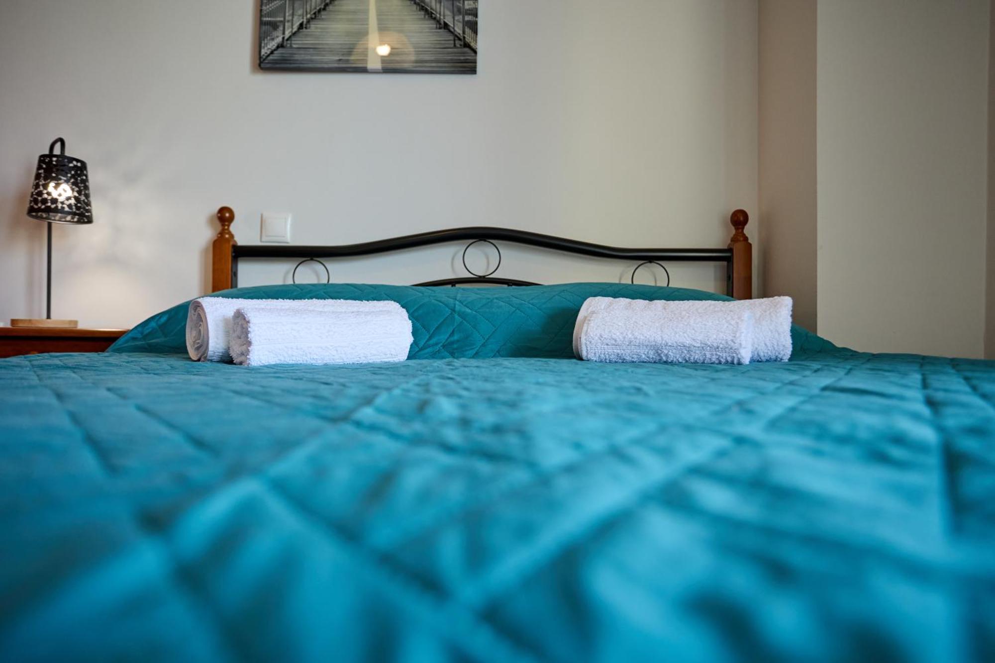 Chios Town Apartment - Heart Of Chios Town With 2 Minute Walk To The Beach Exterior photo