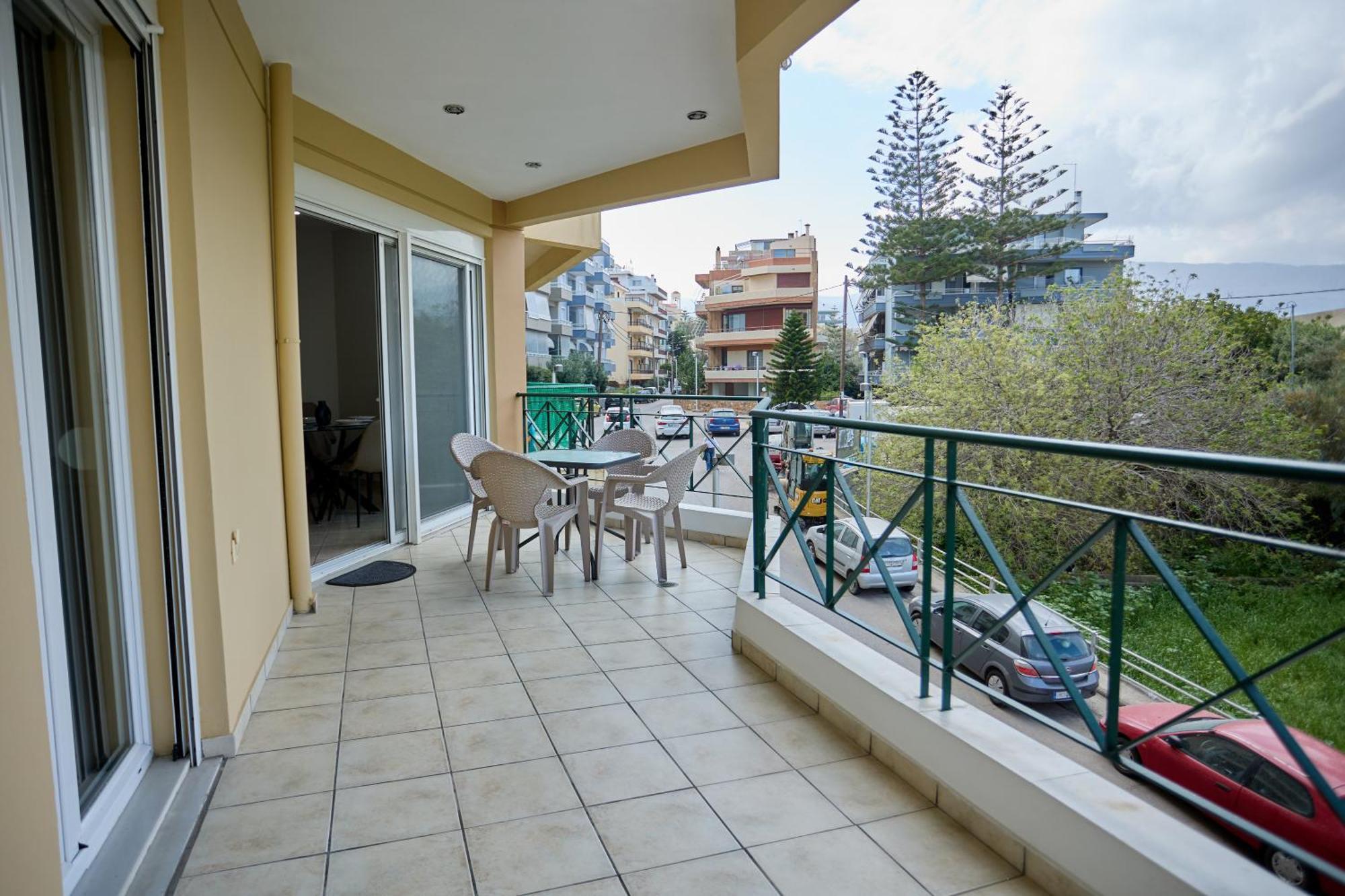 Chios Town Apartment - Heart Of Chios Town With 2 Minute Walk To The Beach Exterior photo